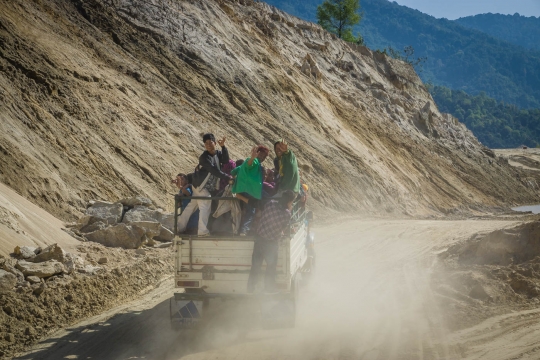 Dust and transport