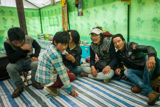 Inviting nomad family