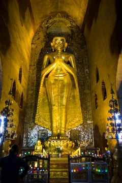 Buddha in Ananda Pahta temple
