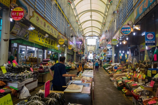 Market at Jeongseon