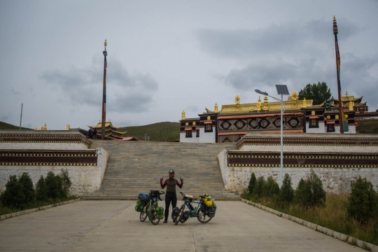 Temple next to Milarepa palace