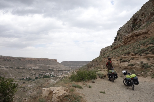 Descending to Yesilhisar