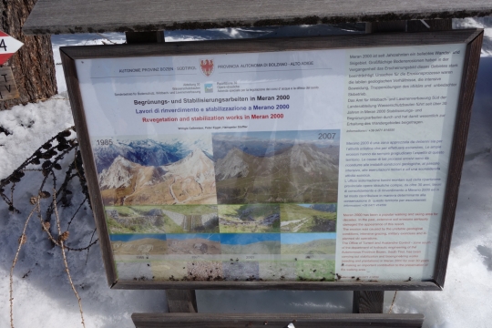 Info on the hiking trail about the area and erosion
