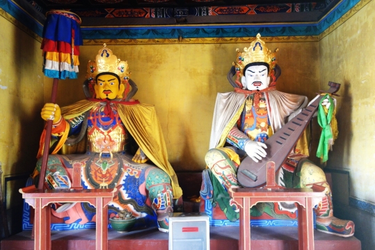 At Buddhist temple Da Zhao