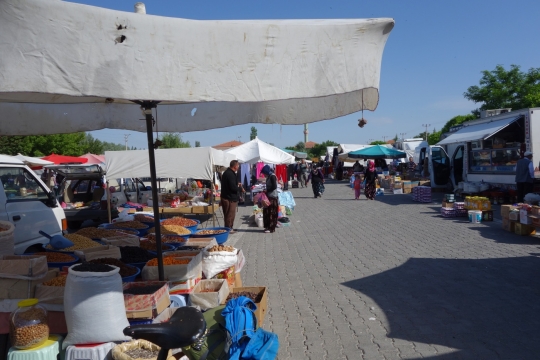 Weekly market in Selime