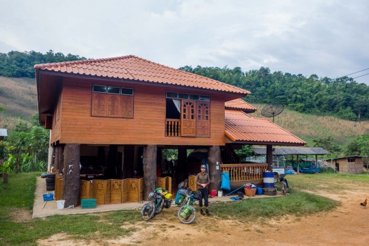 Staying with Hmong