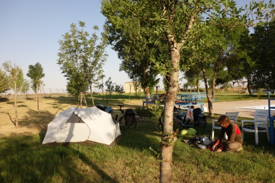 Camping at pick nick area without snakes