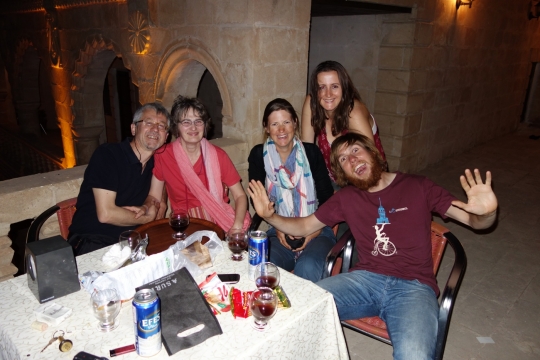 Nice evening with Italian couple, a Pakistani, Turkish woman and us