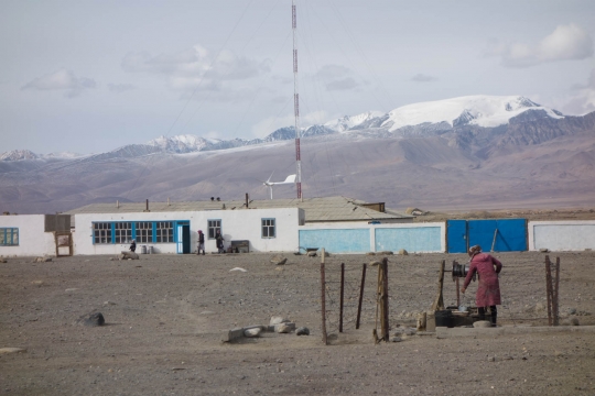 Karakul, pumping water