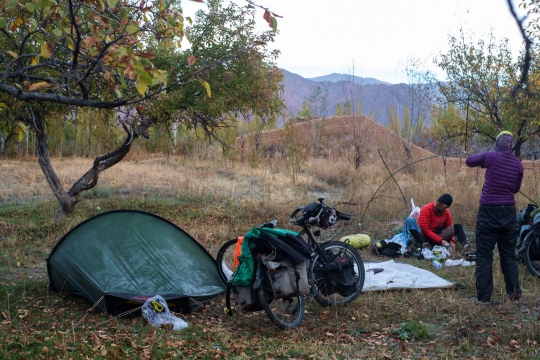 Camping. Photo by Bertrand.