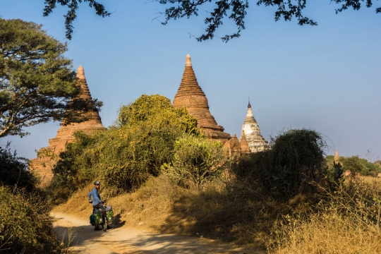 Kingdom of Bagan, crossing to other temples