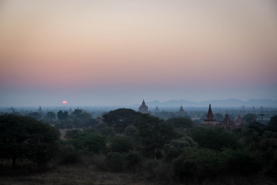 Sunrise at kingdom of Bagan