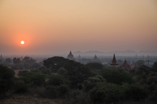 Sunrise at kingdom of Bagan