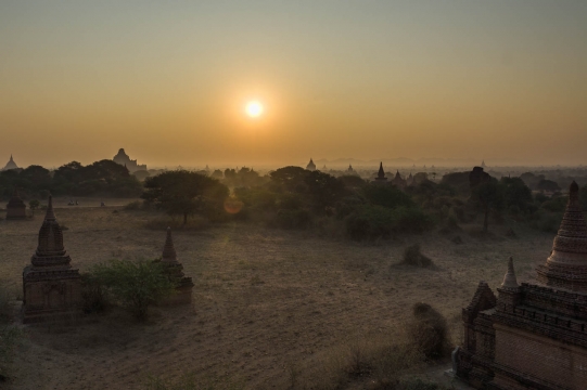 Sunrise at kingdom of Bagan