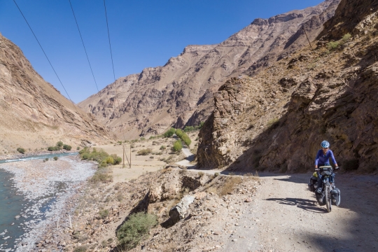 Cycling along the Wakhan valley