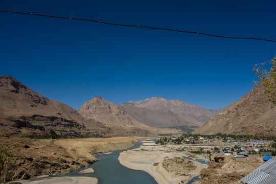 Cycling along the Wakhan valley