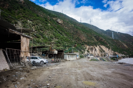 Chinese mess of work and roads