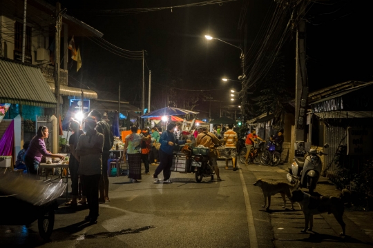 Mae Sariang market