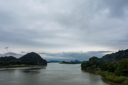 Salween river and karst hills Hpa-An