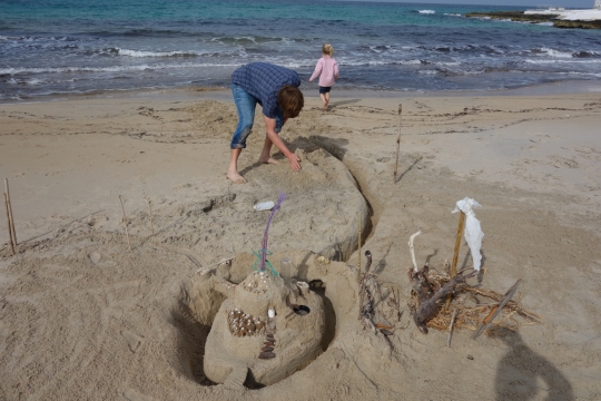Building a fort from sand