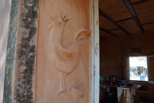 Detail in straw bale school