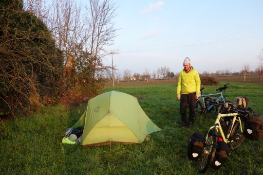 Camping behind and abandoned house close to Budrio