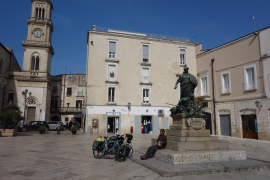 Acquaviva, time for strawberries