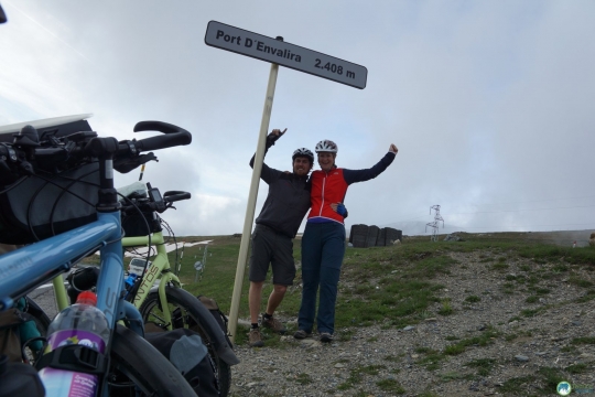 We made it at 19:30 in the evening, 6 degrees at the top.