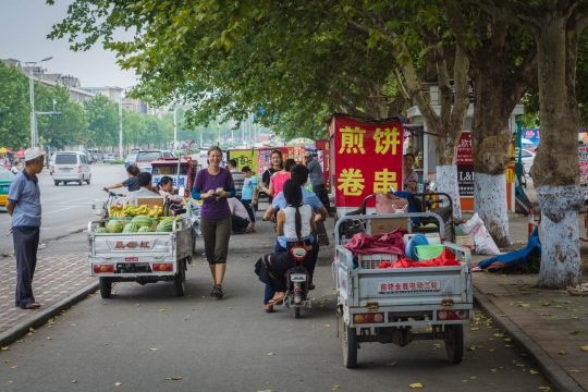 Getting streetfood at the market
