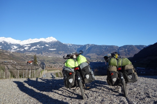 Mojo and Isaba on the lookout for Meran