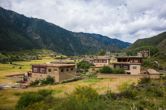 Great houses in the valley