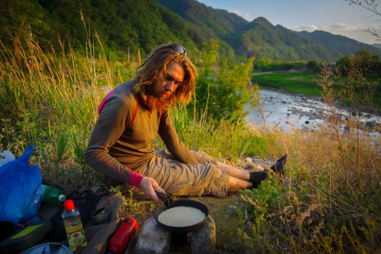 Beautiful campspot and making oatmeal pancakes