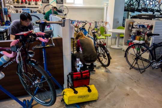 Changing bottom brackets at bicycle shop
