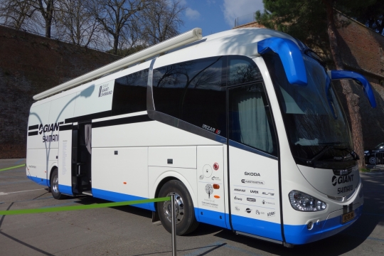 Giant-Shimano bus