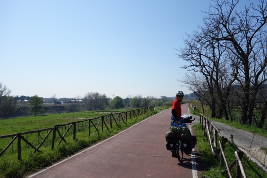 Cycling path into Rome along Tiber