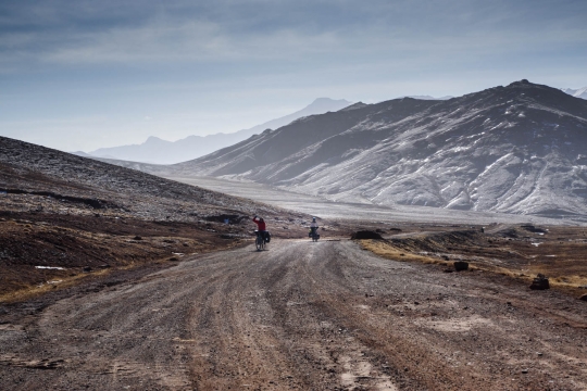 Ascent up Kyzyl Art pass in early morning