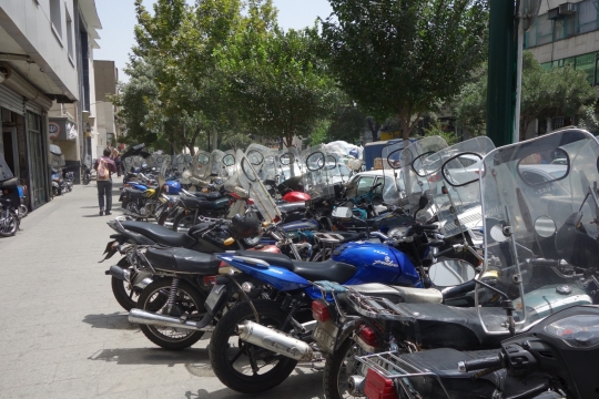 Many motorbikes