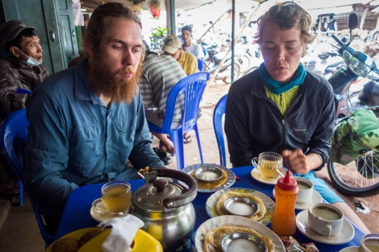 Great moslim teahouse in Theinzeik