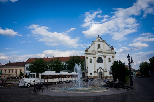 Centre square in Vac