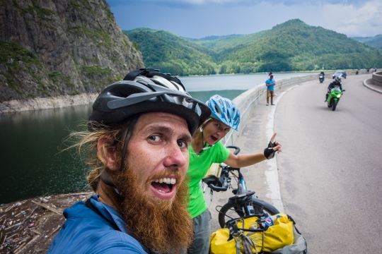 Transfagarasan: around the lake