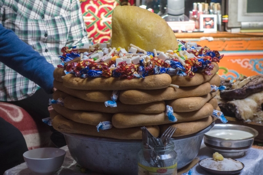 Heveenbov, traditional centre piece