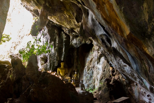 Pha keo cave