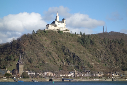 Castles and fortresses along the Rhein