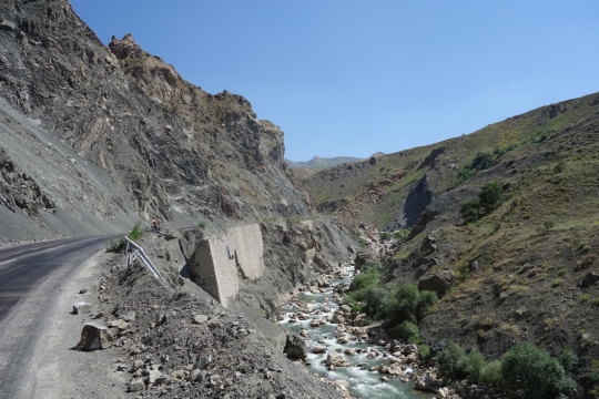 Cycling upto Yuksekova