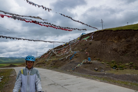 Top of pass with prayer flags