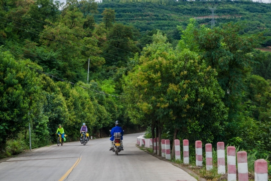 Cycling with the Chinese