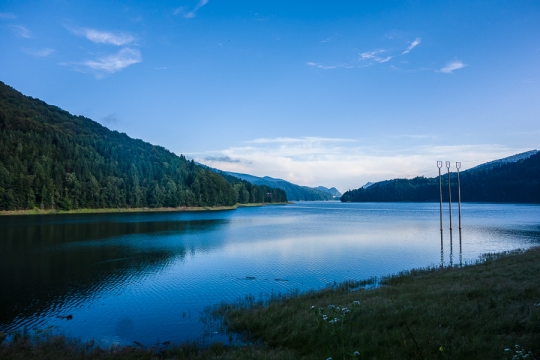Transfagarasan: around the lake